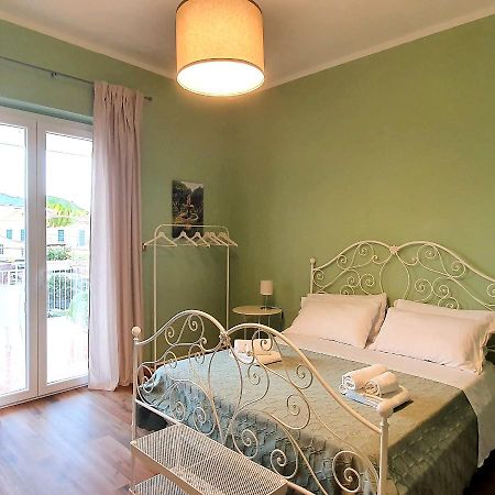 La Casa Di Andreina Hotel มอนเดลโล ภายนอก รูปภาพ
