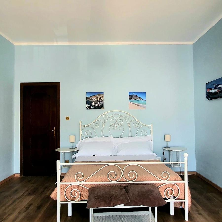 La Casa Di Andreina Hotel มอนเดลโล ภายนอก รูปภาพ