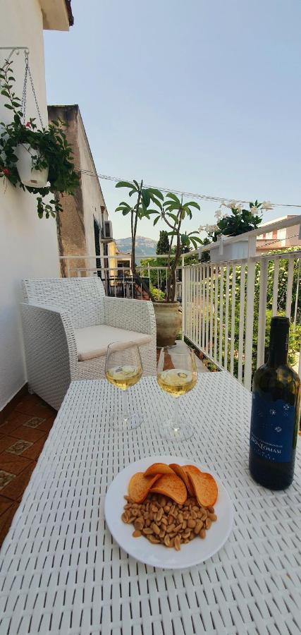 La Casa Di Andreina Hotel มอนเดลโล ภายนอก รูปภาพ