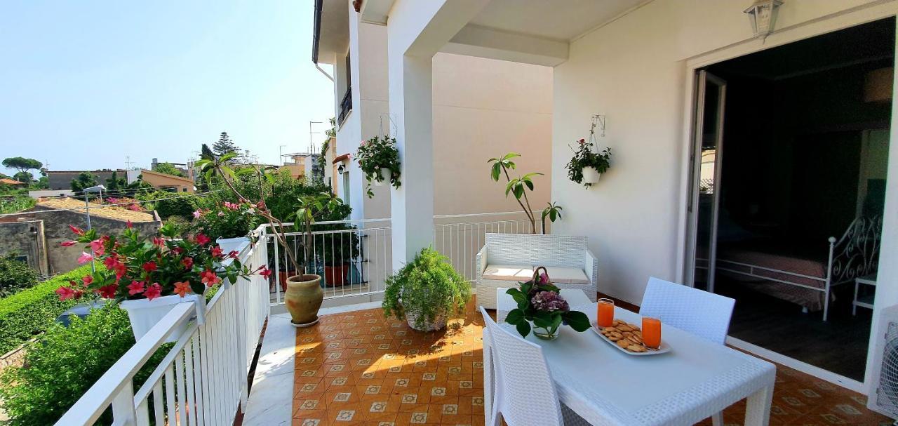 La Casa Di Andreina Hotel มอนเดลโล ภายนอก รูปภาพ