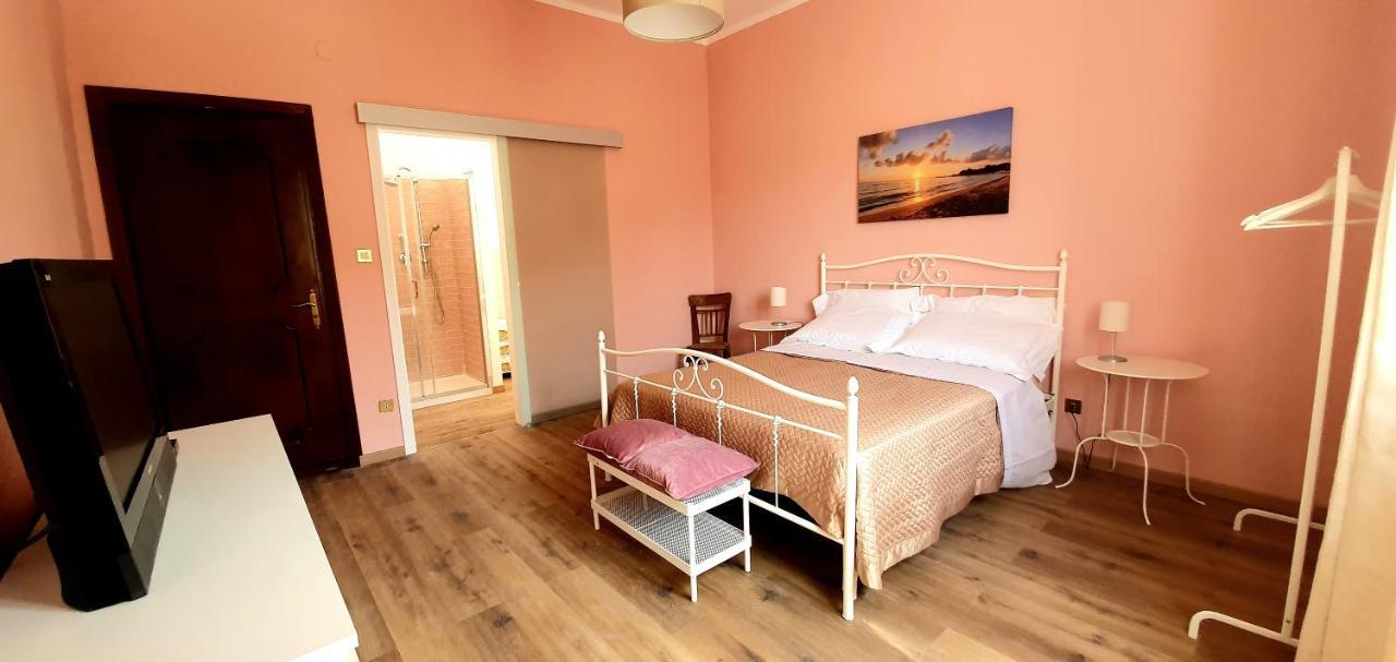 La Casa Di Andreina Hotel มอนเดลโล ภายนอก รูปภาพ