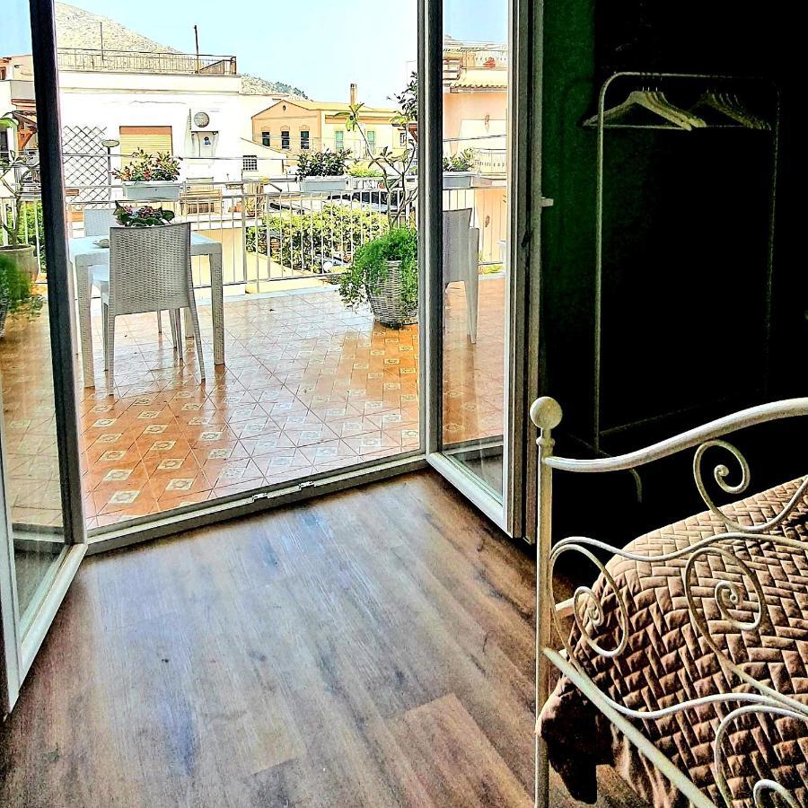 La Casa Di Andreina Hotel มอนเดลโล ภายนอก รูปภาพ